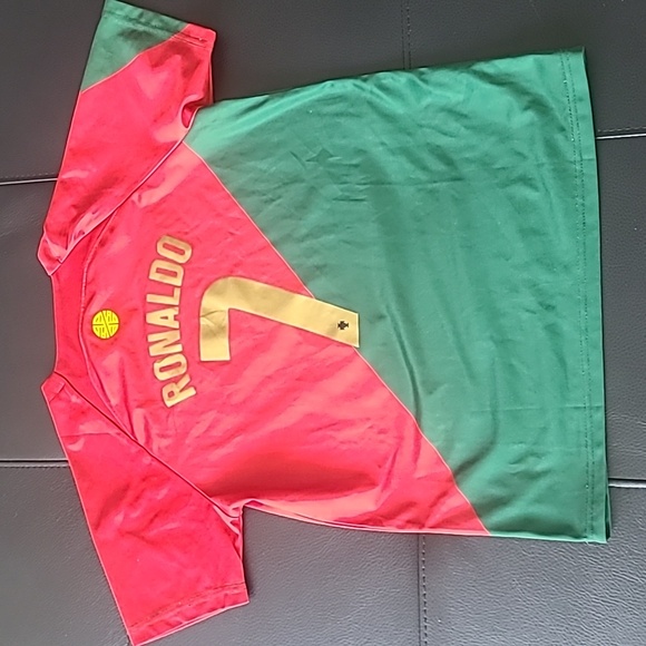 Cristiano Ronaldo boys jersey size large - Picture 1 of 4